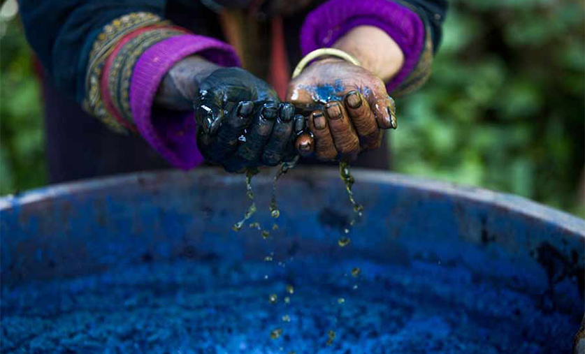 india-s-indigo-dyeing-tradition-drives-sustainability-in-its-textile-craft