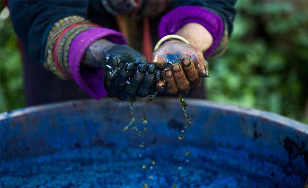 india-s-indigo-dyeing-tradition-drives-sustainability-in-its-textile-craft